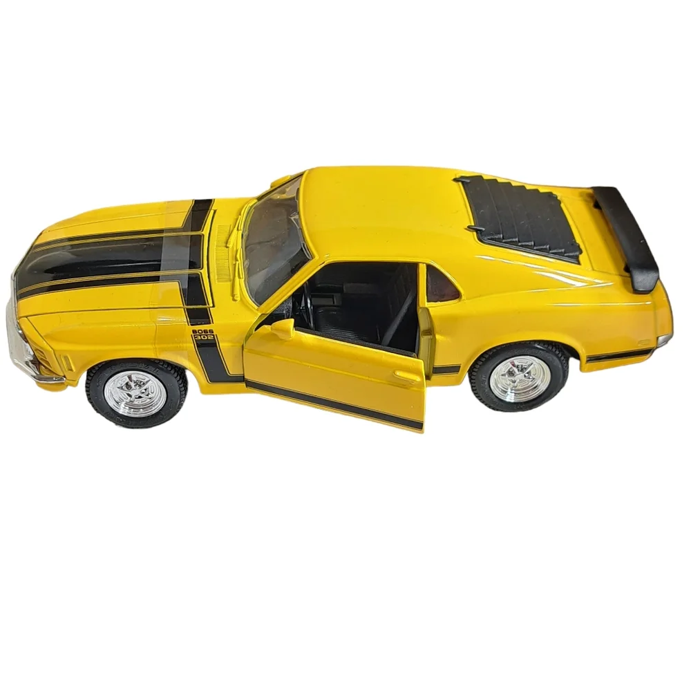 Maisto 1970  Ford‎ Boss Mustang Yellow & Black 302 1:24 Die-Cast